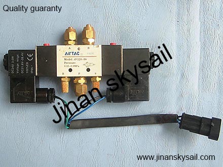62V55-08502TD Higer KLQ6119 Rear door pump solenoid valve